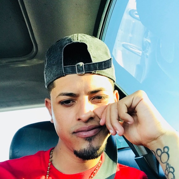 Profile Picture of Arnaldo luis Sanchez-cathy (@lanu814) on Poshmark