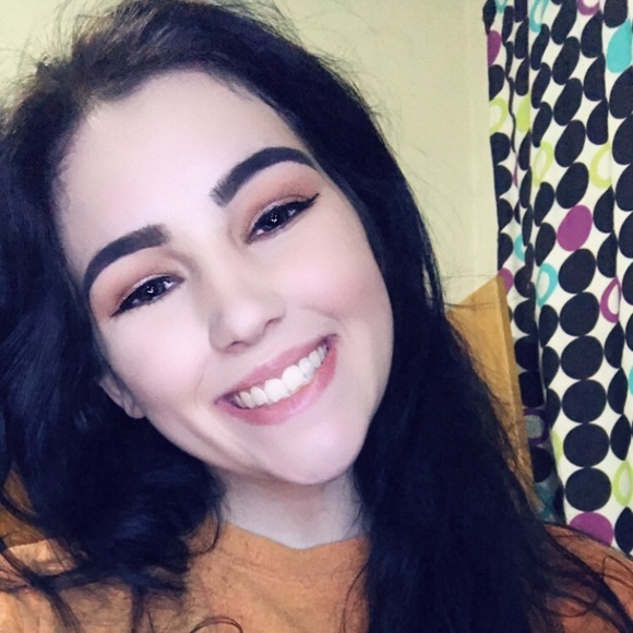 Profile Picture of Christen Keedy (@ckeedy21) on Poshmark