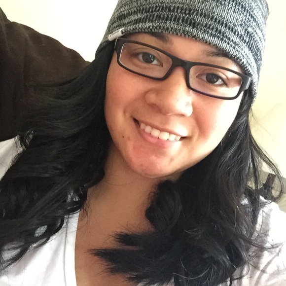 Profile Picture of Stacey Almario (@stac3333y) on Poshmark