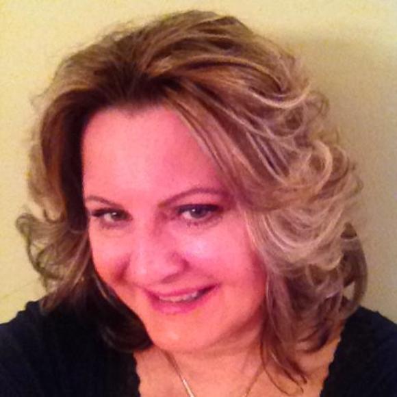 Sue Sarmadi - Poshmark Profile Picture of Sue Sarmadi (@suzyq57) on Poshmark