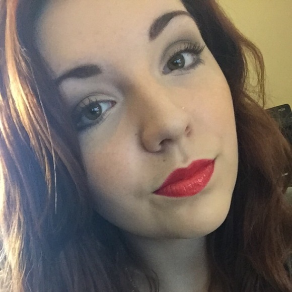 Profile Picture of Nicole Gorcsos (@ngorcsos) on Poshmark