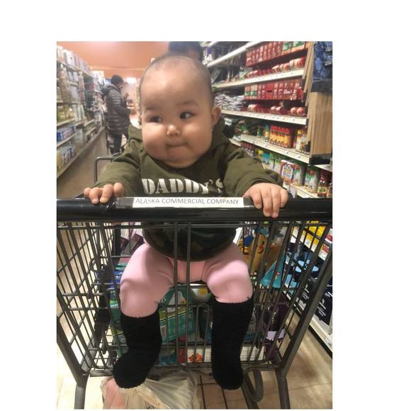 Profile Picture of Ambushh Andrew (@amber23allain) on Poshmark