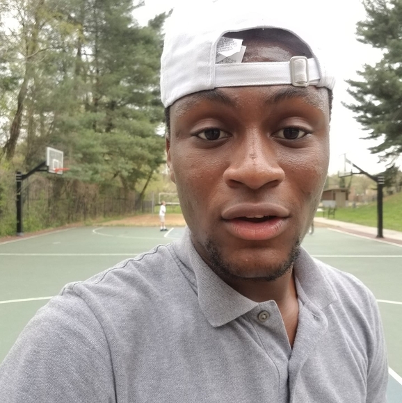 Profile Picture of Henoc Grm (@henoc) on Poshmark