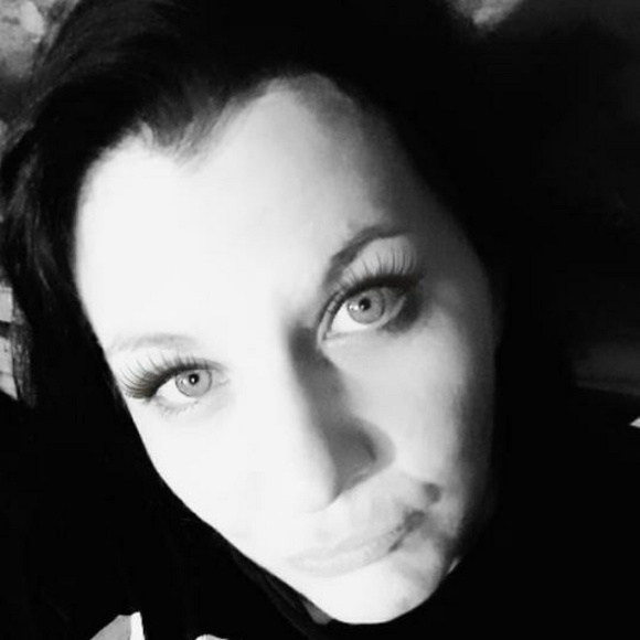 Profile Picture of Kerry Ortigo (@spacegurl79) on Poshmark