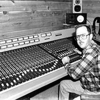 Profile Picture of Robin Lavender (@roblavender) on Myspace