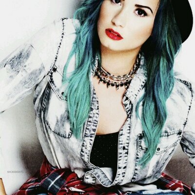 Profile Picture of #Bye O/ (@Danielle__ND) on Twitter