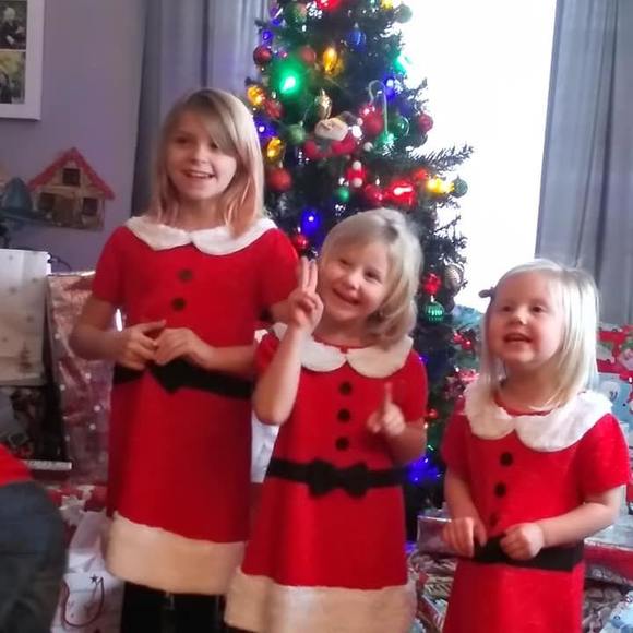 Profile Picture of Samantha Smalley (@sam_smalley) on Poshmark