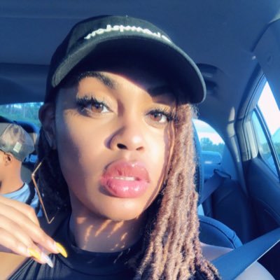 Profile Picture of Allison Denise  👑 💋 (@wxnderlvnd_) on Twitter