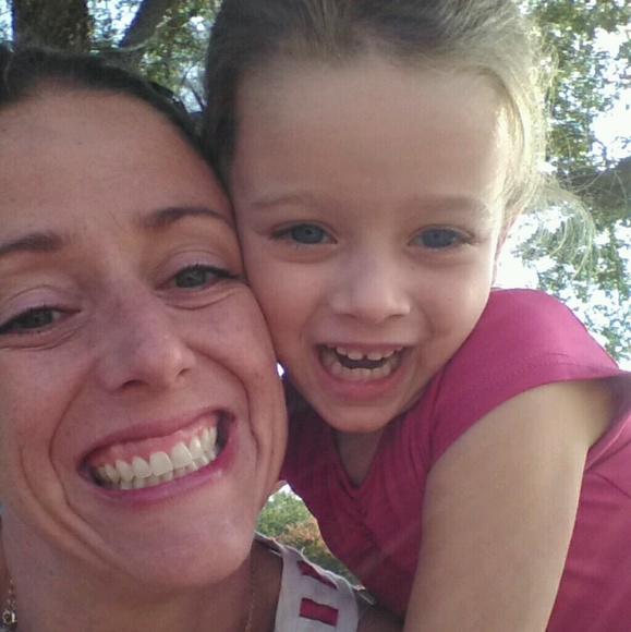 Profile Picture of Nikki Quarrie (@chook08) on Poshmark