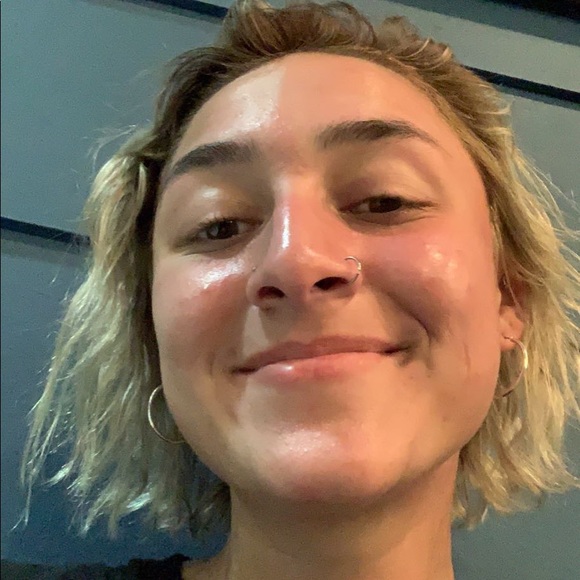 Profile Picture of Akira Cridge (@akiracridge) on Poshmark