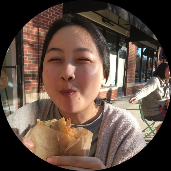 Profile Picture of Andrea Lin (@andhualin) on Poshmark