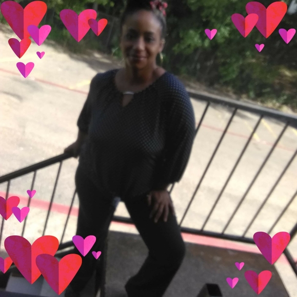 Profile Picture of Donna Foster (@gdonna037) on Poshmark