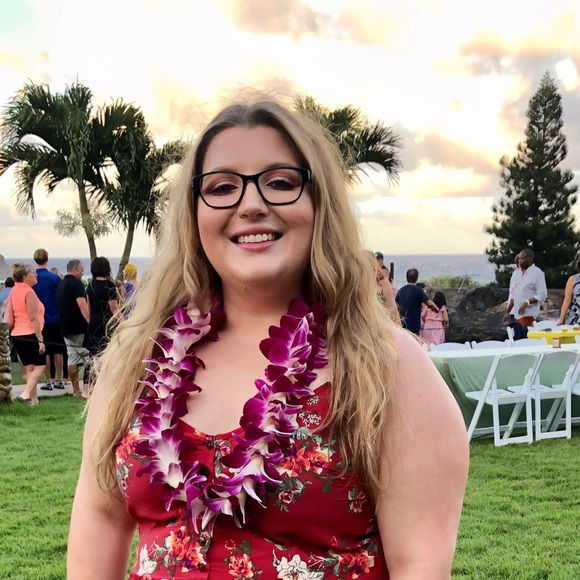 Profile Picture of Andrea Russo (@drea_russo15) on Poshmark