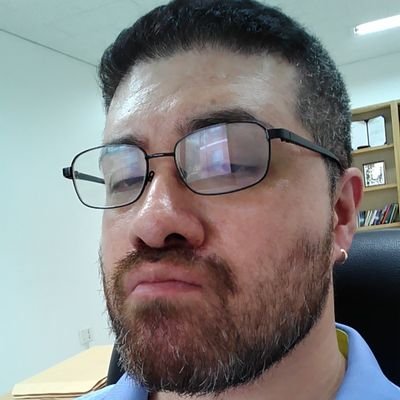 Profile Picture of William Turner  🧢 (@aRowofPaperHats) on Twitter