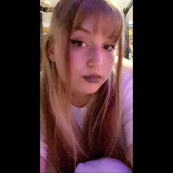 Profile Picture of Shawnna Kemmerer (@shawnnakemmerer) on Poshmark