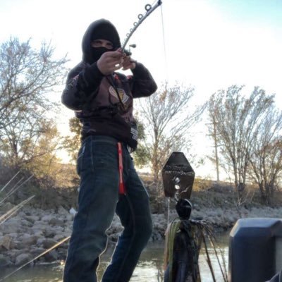 Profile Picture of Cyr (@jamescyr126) on Twitter