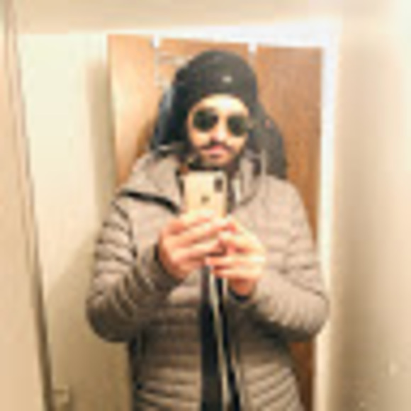 Profile Picture of Peter Singh (@singhpeter124) on Poshmark