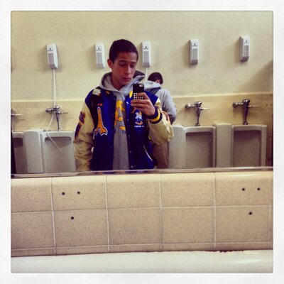 Profile Picture of Robert Arellano (@Robert_A_12) on Twitter