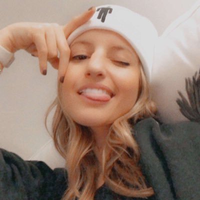 Profile Picture of Cristina Kohler  ✨ 🌻 🦋 🍌 (@cristinamariek) on Twitter