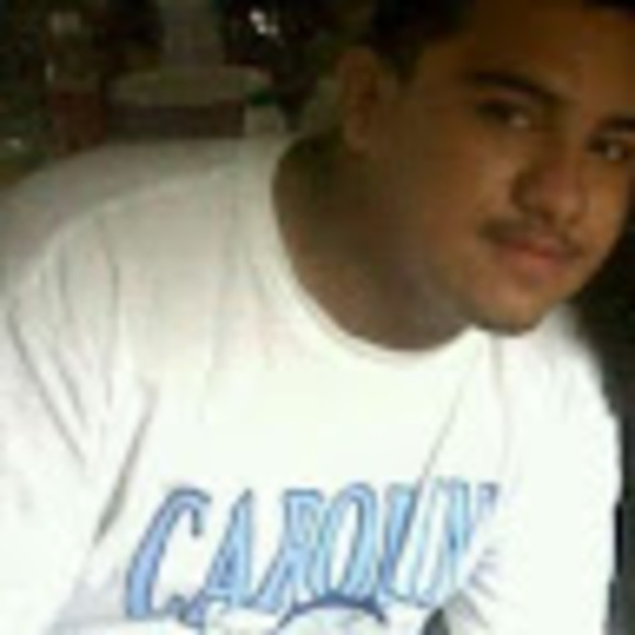 Profile Picture of Omar Perez zelaya (@perezom) on Poshmark