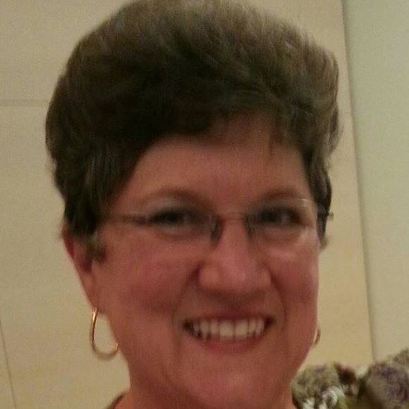 Profile Picture of Tawney Gobel (@tgobel) on Poshmark