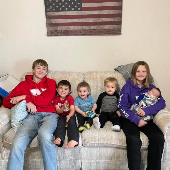 Profile Picture of Pat Liakos (@pliakos) on Poshmark