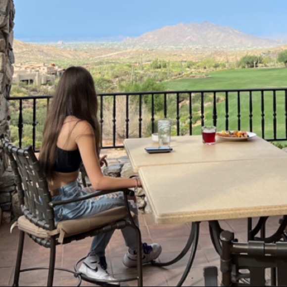 Alexis Doolittle - Poshmark Profile Picture of Alexis Doolittle (@alexisdoolittle) on Poshmark