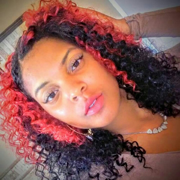 Profile Picture of Sharon Glover (@babydollqueen) on Poshmark