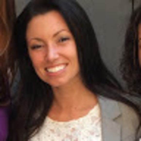 Profile Picture of Kristen Heuschneider (@kaheuschneider) on Poshmark