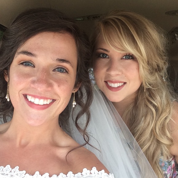 Profile Picture of Izzy Mckinzie (@izzygray132) on Poshmark