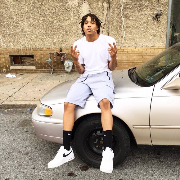 Profile Picture of Leon Moon (@mastermoon99900) on Poshmark