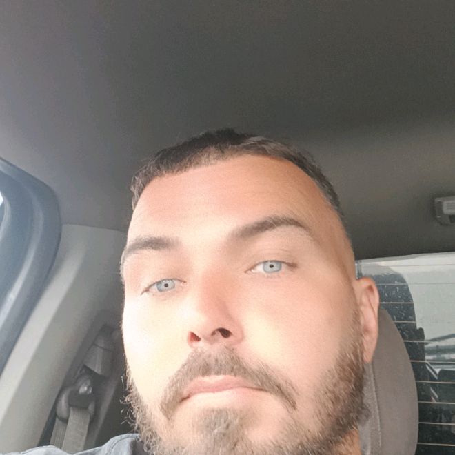 Profile Picture of moparguyyy (@chrishathaway48) on Tiktok