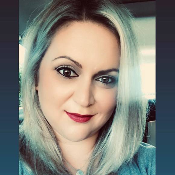 Profile Picture of Jamie Macknicki (@sideout323) on Poshmark