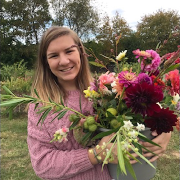 Profile Picture of Payton Albregts (@palbregts) on Poshmark