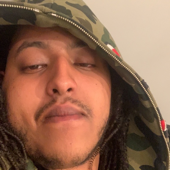 Profile Picture of Amnon Tesfai (@amneze13) on Poshmark