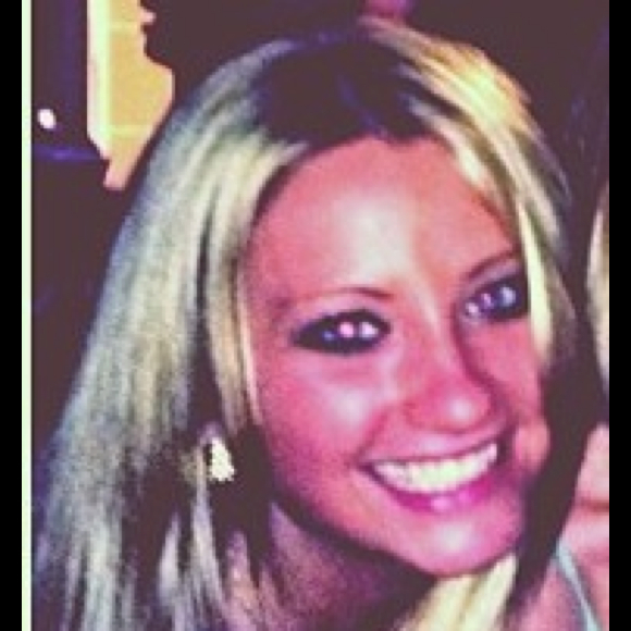 Profile Picture of Chelsea Klebonas (@fashionista30) on Poshmark