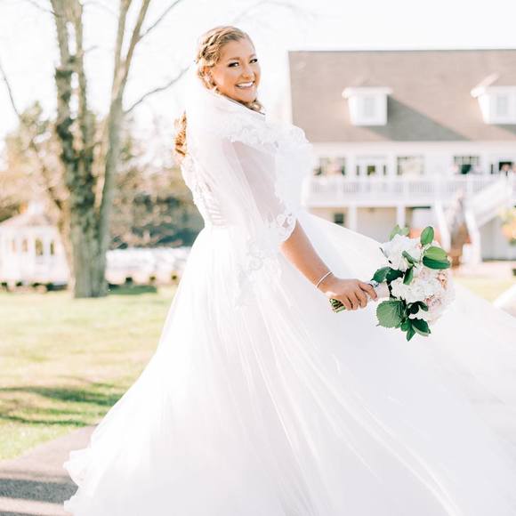 Profile Picture of Kalynn Bowmar (@kdb2552) on Poshmark