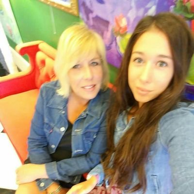 Profile Picture of Julia Wesley (@juliawesley1) on Twitter