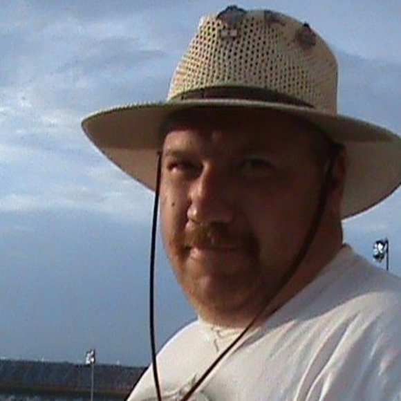 Profile Picture of Sean Hale (@worthlessnut_67) on Poshmark