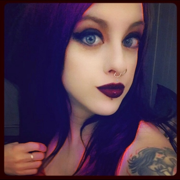 Profile Picture of Marisa Falatko (@mereesah) on Poshmark