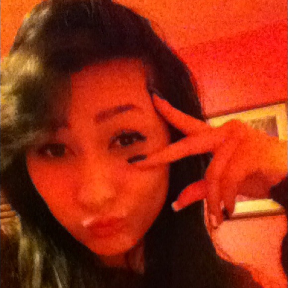 Profile Picture of Karla Alvarez (@xovanitykillz) on Poshmark