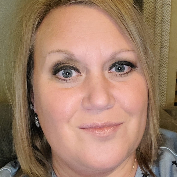 Profile Picture of Stacy Finch mcvicker (@stacymcvicker) on Poshmark