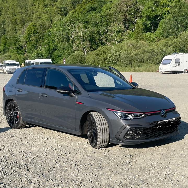 Profile Picture of Connor (@connor_hmfc) on Tiktok