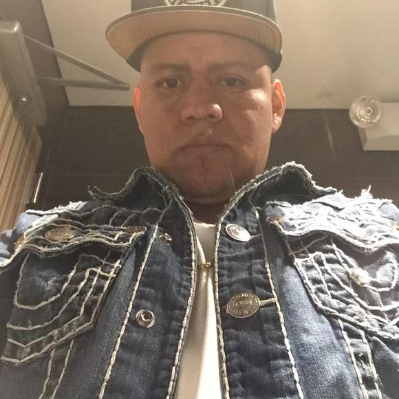 Profile Picture of Danny Xum (@dannyxum) on Poshmark