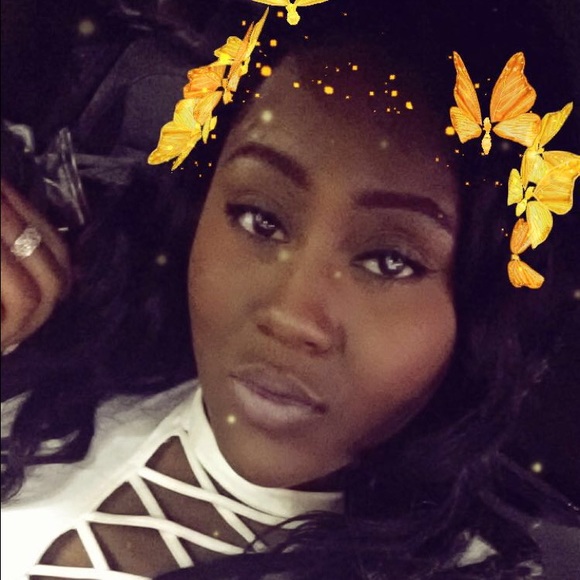 Profile Picture of Chrissy Allen (@labellamonroe) on Poshmark