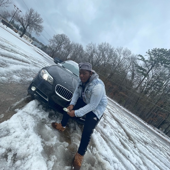 Profile Picture of Kristian Hicks (@kristianhicks) on Poshmark