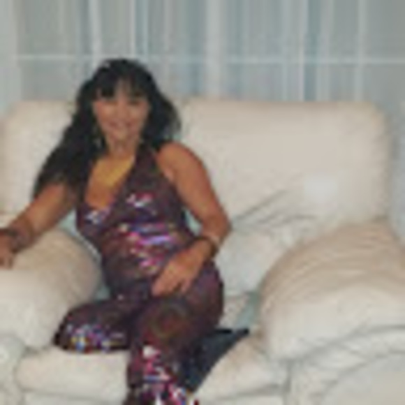 Profile Picture of Mary Erkins (@maryerkins) on Poshmark