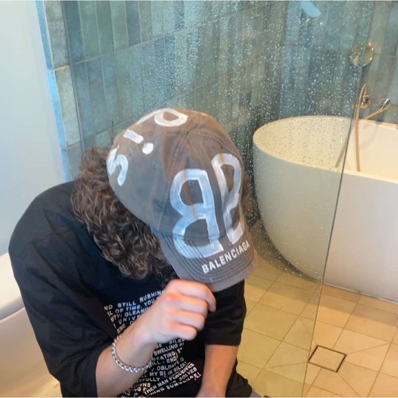 Profile Picture of Gavin Cordisco (@gwavi) on Poshmark