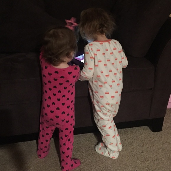 Profile Picture of Melody Mavromates (@melodymav16) on Poshmark