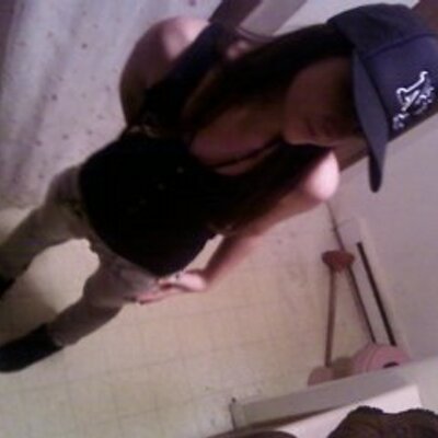 Profile Picture of Dusty Marie Heller (@DustyMusty81) on Twitter